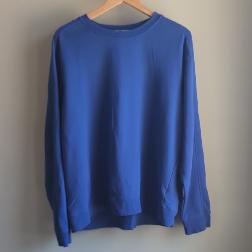RW&CO. Classic Blue Crewneck Sweater. Size XL.